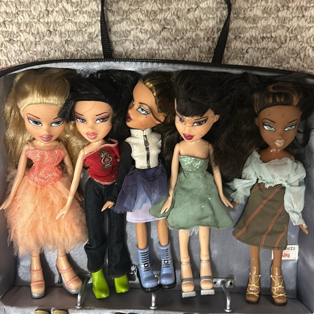 Vintage Bratz Dolls AS IS - Picture 3 of 9
